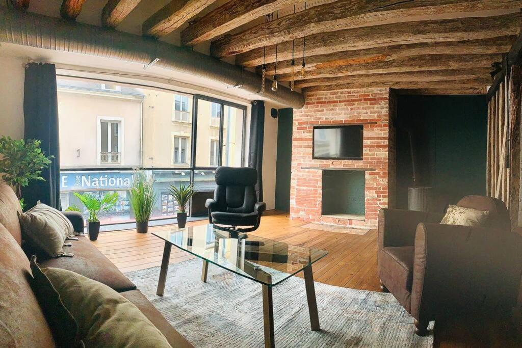 Grand Appartement Charme Ancien Et Confort Le Mans Dış mekan fotoğraf